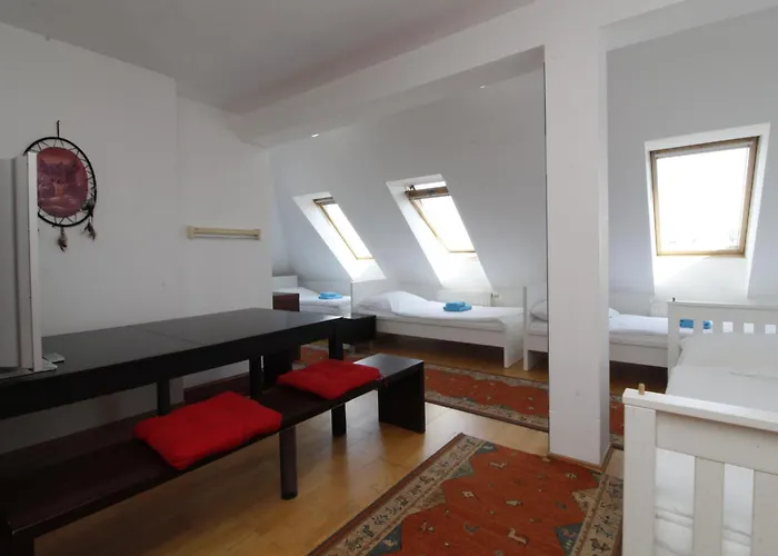 Cozy Center With Comfortable Bed *